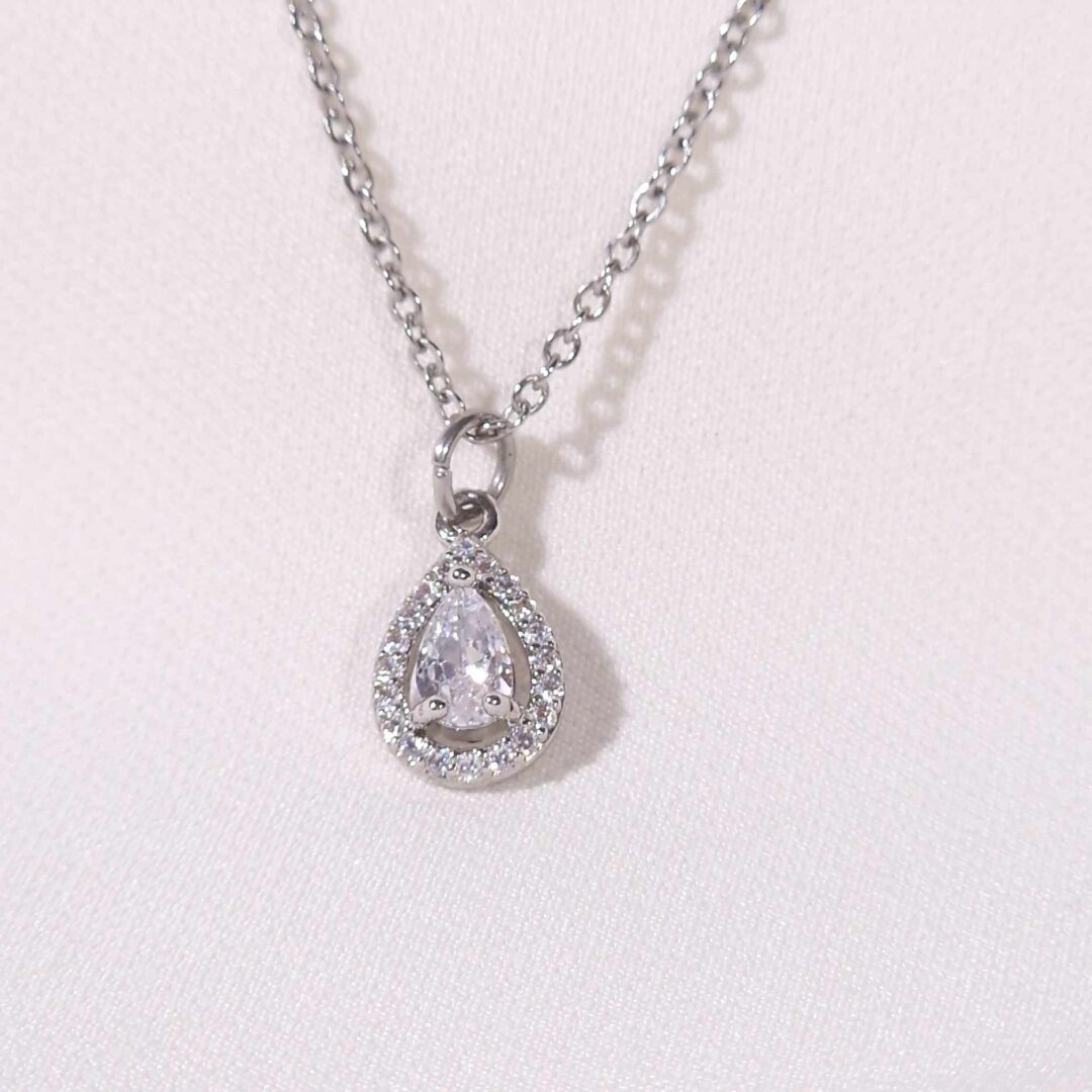 Collana con goccia pietre zirconie
